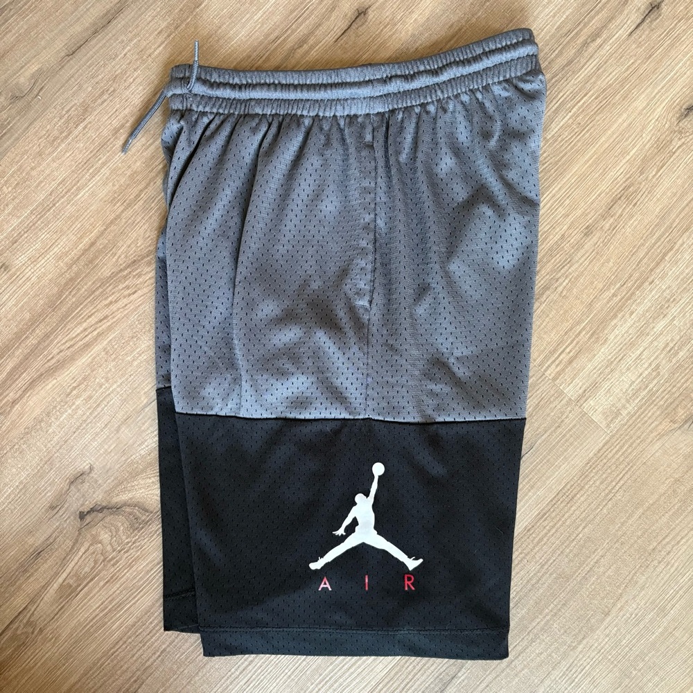 Nike Air Jordan Mesh Basketball Shorts - Youth Large